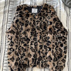 Chic Leopard Print Faux Fur Vest
